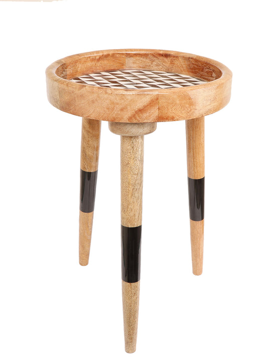 Showcase Your Cakes with Rustic Elegance  and Floral Charm