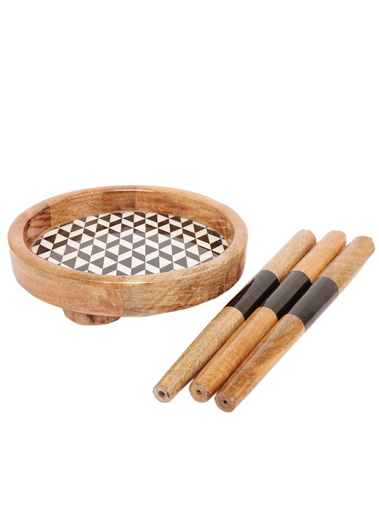 Showcase Your Cakes with Rustic Elegance  and Floral Charm