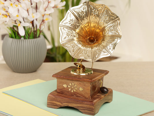 "Vintage Brass Horn Decorative  Gramophone Showpiece"