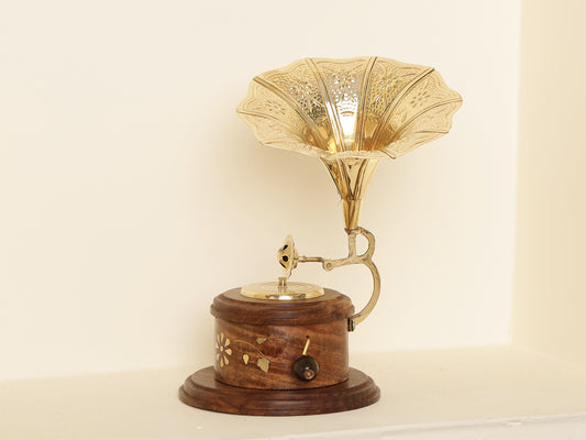 "Vintage Brass Horn Decorative  Gramophone Showpiece"