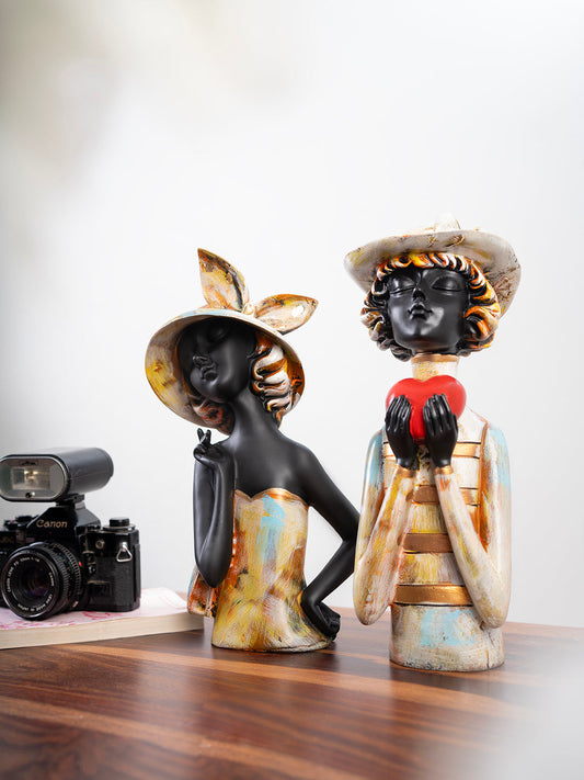 RomentIc Love Couple  Statue  Showpiece for Home Decor in Showpieces &Figurine Table Decorations Items